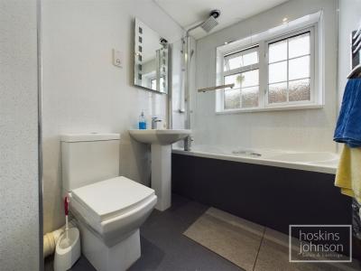 Graigwen Parc, Graigwen, Pontypridd - Bathroom