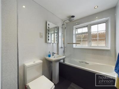 Graigwen Parc, Graigwen, Pontypridd - Bathroom