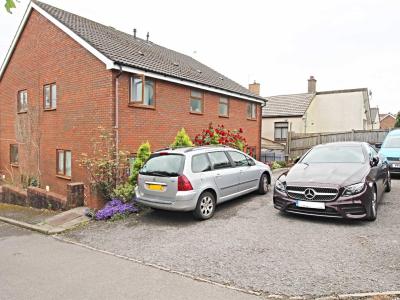 Bethesda Court, Dehewydd Lane, Llantwit Fardre - Paved patio & parking