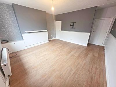 Sion Street, Pontypridd - Lounge