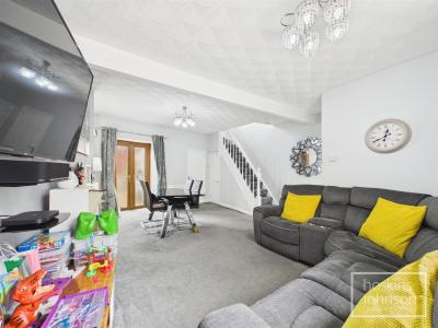 Penygraig Terrace, Ynysybwl - Living/Dining Room