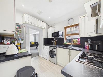 Penygraig Terrace, Ynysybwl - Kitchen