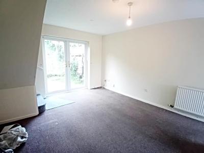 Clos Creyr, Meadow Farm, Llantwit Fardre - Lounge