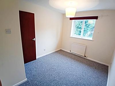 Clos Creyr, Meadow Farm, Llantwit Fardre - Bedroom 1