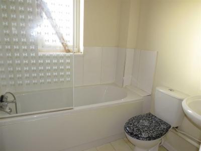 Clos Creyr, Meadow Farm, Llantwit Fardre - Bathroom/WC