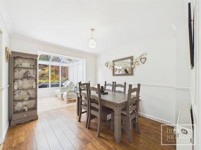 Hafan Heulog, Coed Y Cwm, Pontypridd - Dining Room