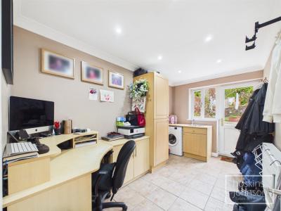 Hafan Heulog, Coed Y Cwm, Pontypridd - Utility Room