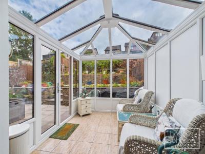 Hafan Heulog, Coed Y Cwm, Pontypridd - Conservatory