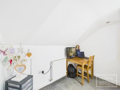 Merthyr Road, Pontypridd - First Floor Landing/Study Space