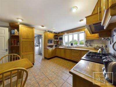 Brynderwen Close, Cilfynydd, Pontypridd - Kitchen/Breakfast Room