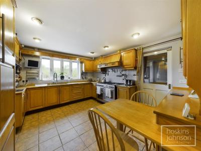Brynderwen Close, Cilfynydd, Pontypridd - Kitchen/Breakfast Room