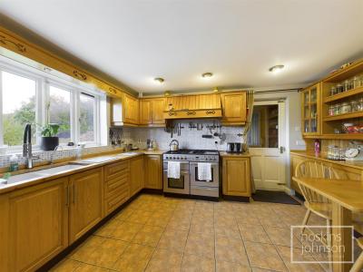 Brynderwen Close, Cilfynydd, Pontypridd - Kitchen/Breakfast Room