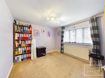 Brynderwen Close, Cilfynydd, Pontypridd - Bedroom 2