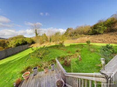Brynderwen Close, Cilfynydd, Pontypridd - Outside