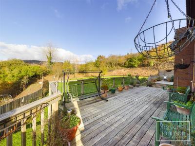 Brynderwen Close, Cilfynydd, Pontypridd - Outside