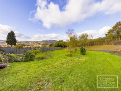 Brynderwen Close, Cilfynydd, Pontypridd - Outside