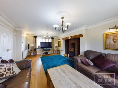 Brynderwen Close, Cilfynydd, Pontypridd - Lounge
