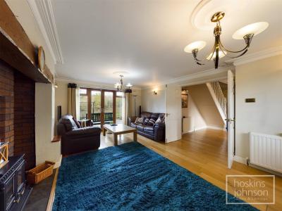 Brynderwen Close, Cilfynydd, Pontypridd - Lounge