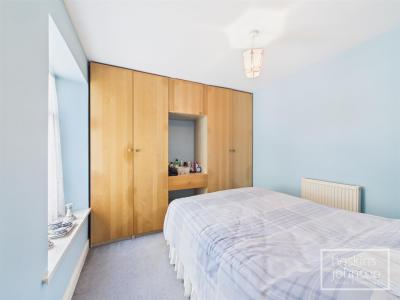 Rogart Terrace, Pontypridd - Bedroom 2