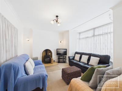 Rogart Terrace, Pontypridd - Living Room