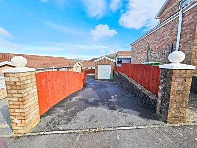 Ffordd Catraeth, Cilfynydd, Pontypridd - Outside