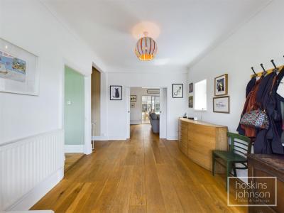 Ty-Gwyn Road, The Common, Pontypridd - Hallway