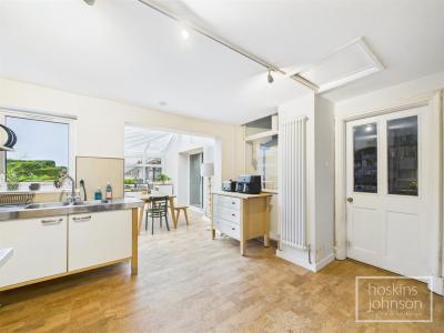 Ty-Gwyn Road, The Common, Pontypridd - Kitchen