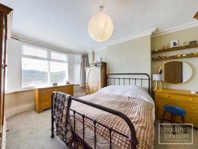 Ty-Gwyn Road, The Common, Pontypridd - Bedroom 1