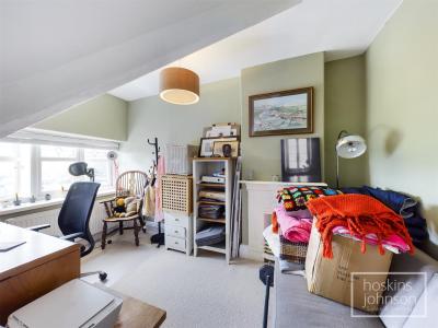Ty-Gwyn Road, The Common, Pontypridd - Bedroom 5