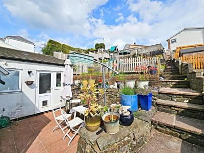 Ty-Gwyn Road, The Common, Pontypridd - Outside