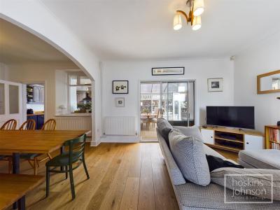 Ty-Gwyn Road, The Common, Pontypridd - Living/Dining Room