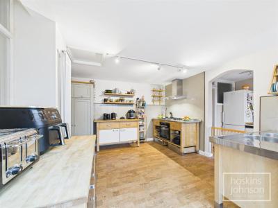 Ty-Gwyn Road, The Common, Pontypridd - Kitchen