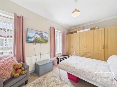 Paget Street, Ynysybwl, Pontypridd - Bedroom 1
