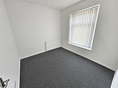 Aberfan Crescent, Merthyr Tydfil - Bedroom 2