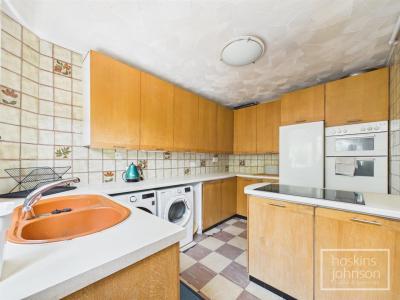 Coed Isaf Road, Pontypridd - Kitchen