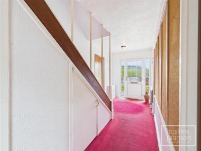 Coed Isaf Road, Pontypridd - Entrance Hall