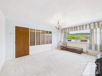 Coed Isaf Road, Pontypridd - Lounge