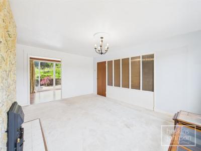 Coed Isaf Road, Pontypridd - Lounge