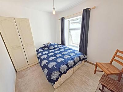 Dan Y Bryn Villas, Treforest, Pontypridd - Bedroom 2