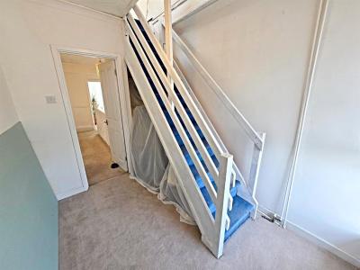 Dan Y Bryn Villas, Treforest, Pontypridd - Bedroom 3