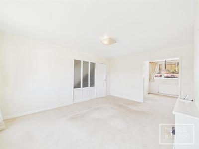 Coed Isaf Road, Maesycoed, Pontypridd - Lounge