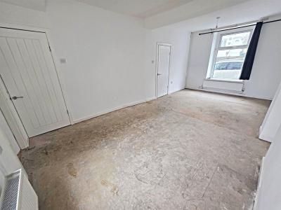 Phillip Street, Graig, Pontypridd - Lounge/Diner