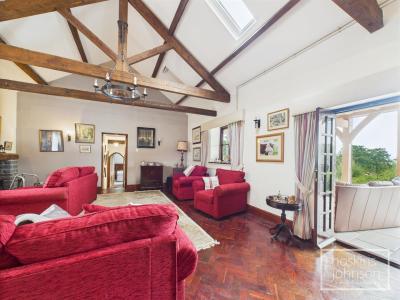 Ynysybwl, Pontypridd - Living/Dining Room