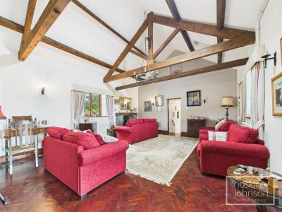 Ynysybwl, Pontypridd - Living/Dining Room