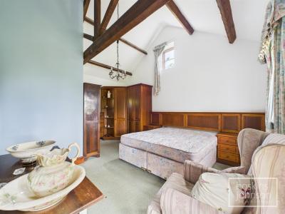 Ynysybwl, Pontypridd - Bedroom 1