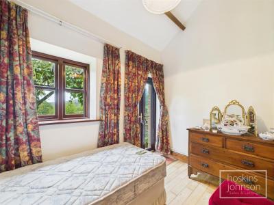 Ynysybwl, Pontypridd - Bedroom 2