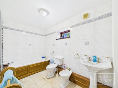 Ynysybwl, Pontypridd - Bathroom