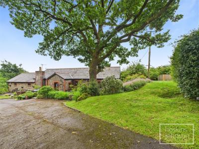 Ynysybwl, Pontypridd - Outside