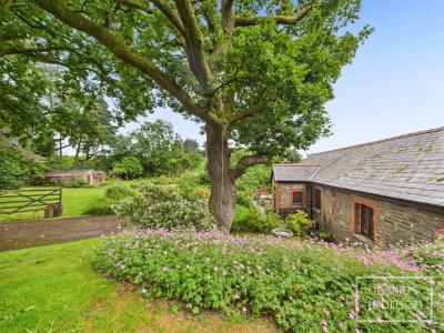 Ynysybwl, Pontypridd - Property