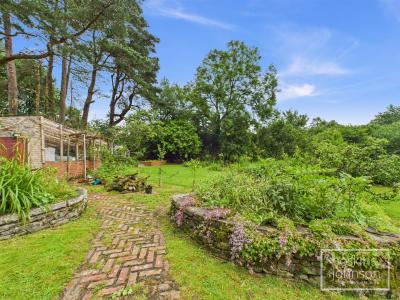Ynysybwl, Pontypridd - Property